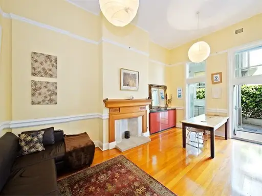 10/16 Wolseley Road, Point Piper Sold by Bradfield Badgerfox