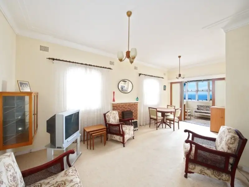 7 Close Street, Coogee Sold by Bradfield Badgerfox - image 1