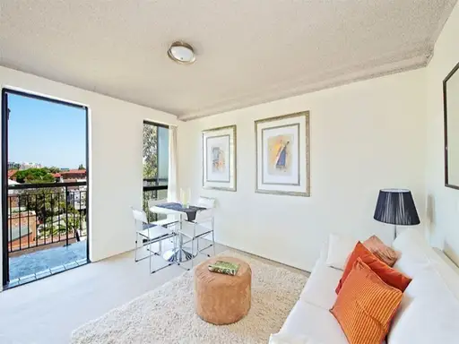 41/679 Bourke Street, Surry Hills Sold by Bradfield Badgerfox