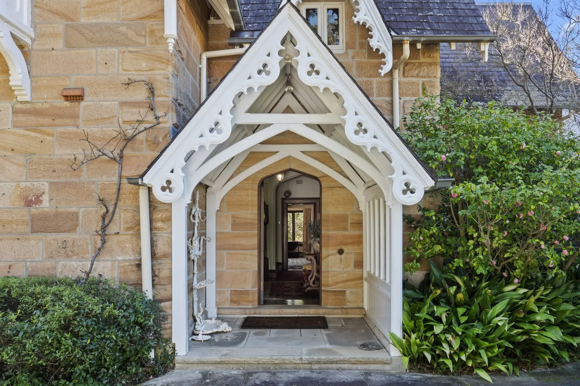 38 Roslyndale Avenue, Woollahra Sold by Bradfield Badgerfox - image 1