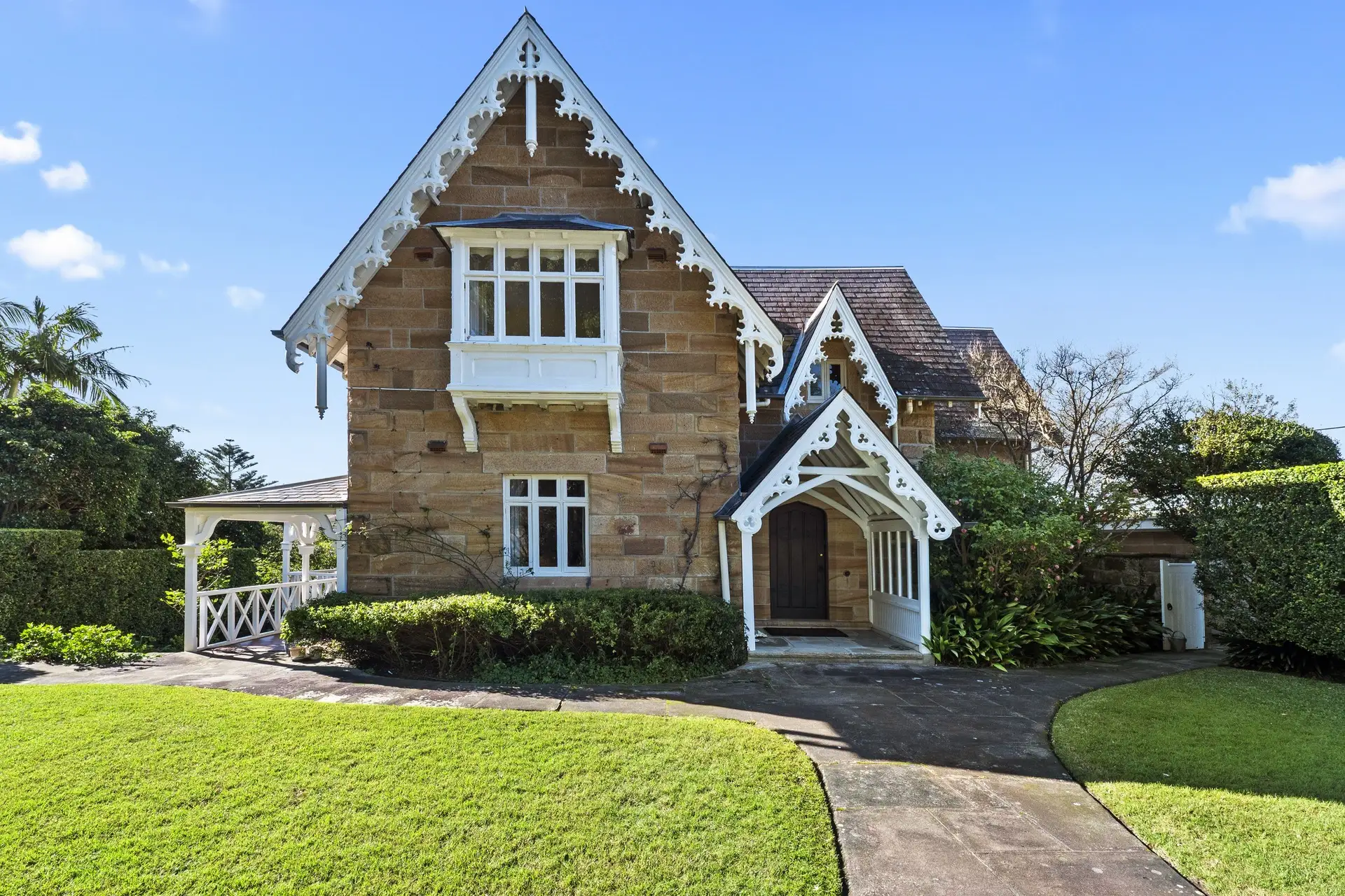 38 Roslyndale Avenue, Woollahra Sold by Bradfield Badgerfox - image 1