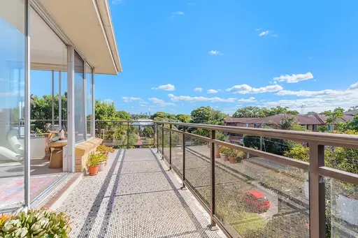 5/5 Onslow Street, Rose Bay Sold by Bradfield Badgerfox