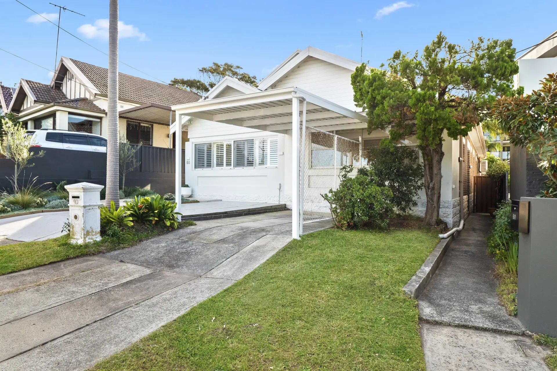 90 Mons Avenue, Maroubra Sold by Bradfield Badgerfox - image 1