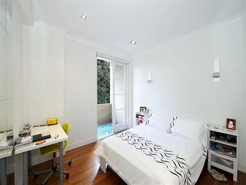 6/220-222 New South Head Road, Edgecliff Sold by Bradfield Badgerfox - image 1