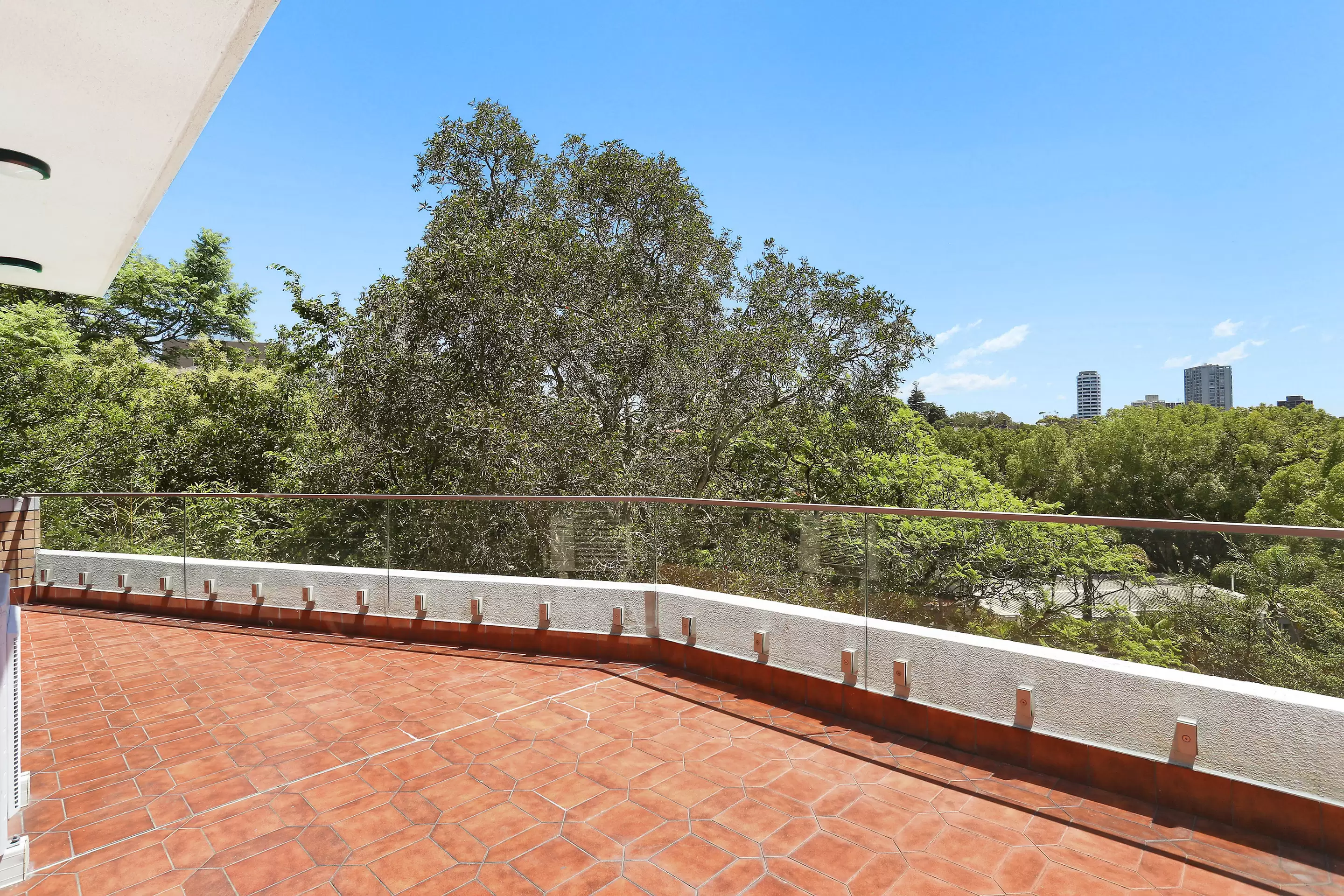 1/365 Edgecliff Road, Edgecliff Leased by Bradfield Badgerfox - image 1