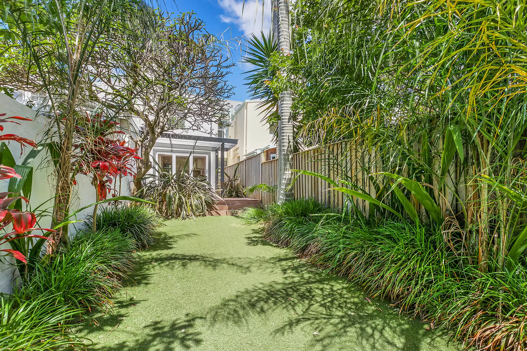 8 Queen Road, Paddington Leased by Bradfield Badgerfox - image 1