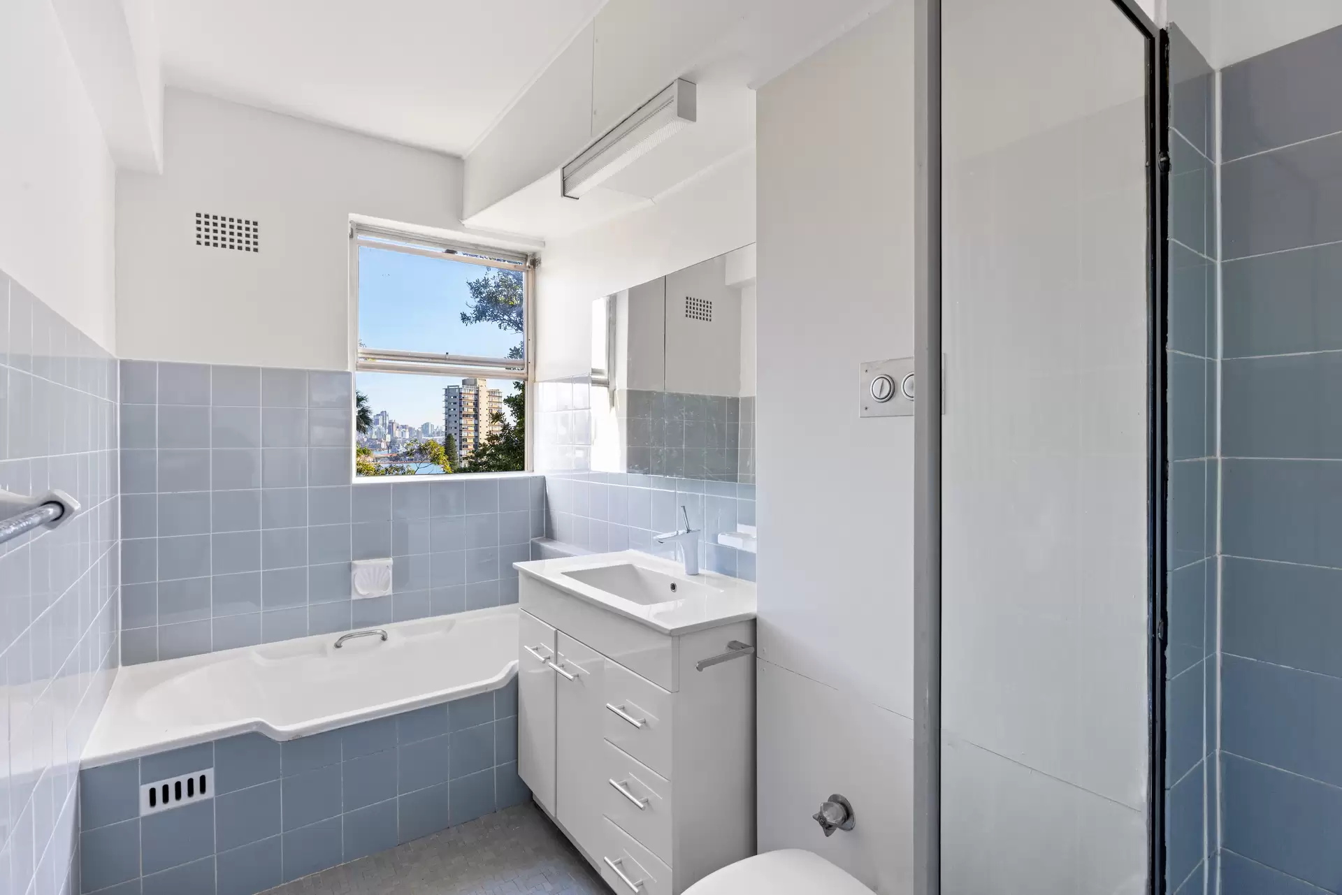 13/105A Darling Point Road, Darling Point Leased by Bradfield Badgerfox - image 1