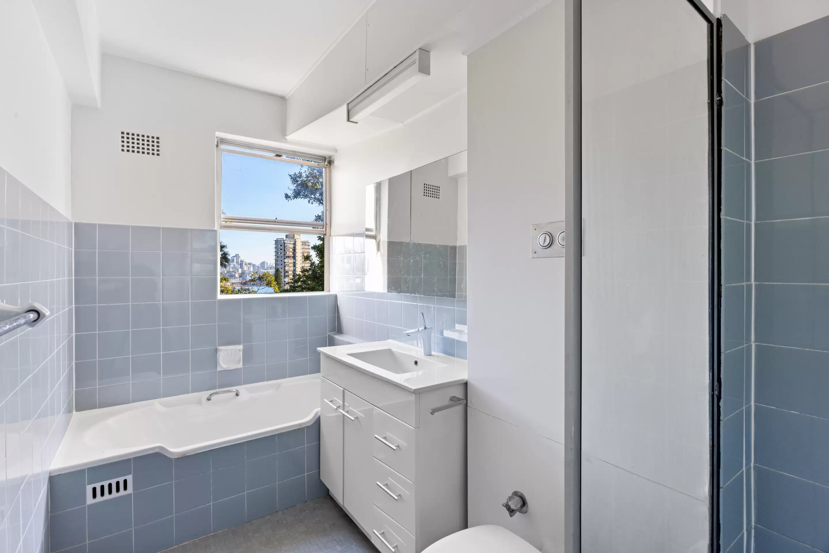 13/105A Darling Point Road, Darling Point Leased by Bradfield Badgerfox - image 1