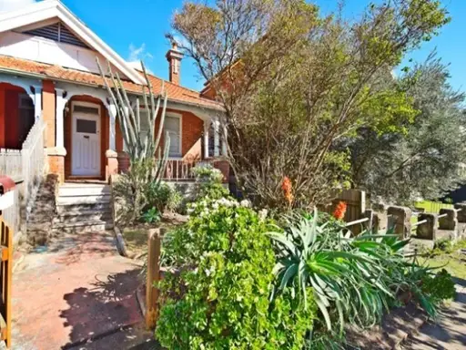 10 Sir Thomas Mitchell Road, Bondi Beach Sold by Bradfield Badgerfox