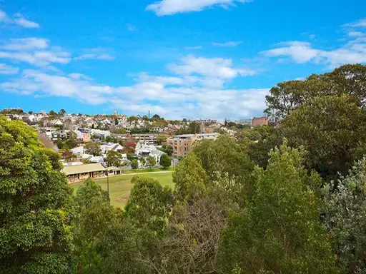 509/8 New McLean Street, Edgecliff Sold by Bradfield Badgerfox