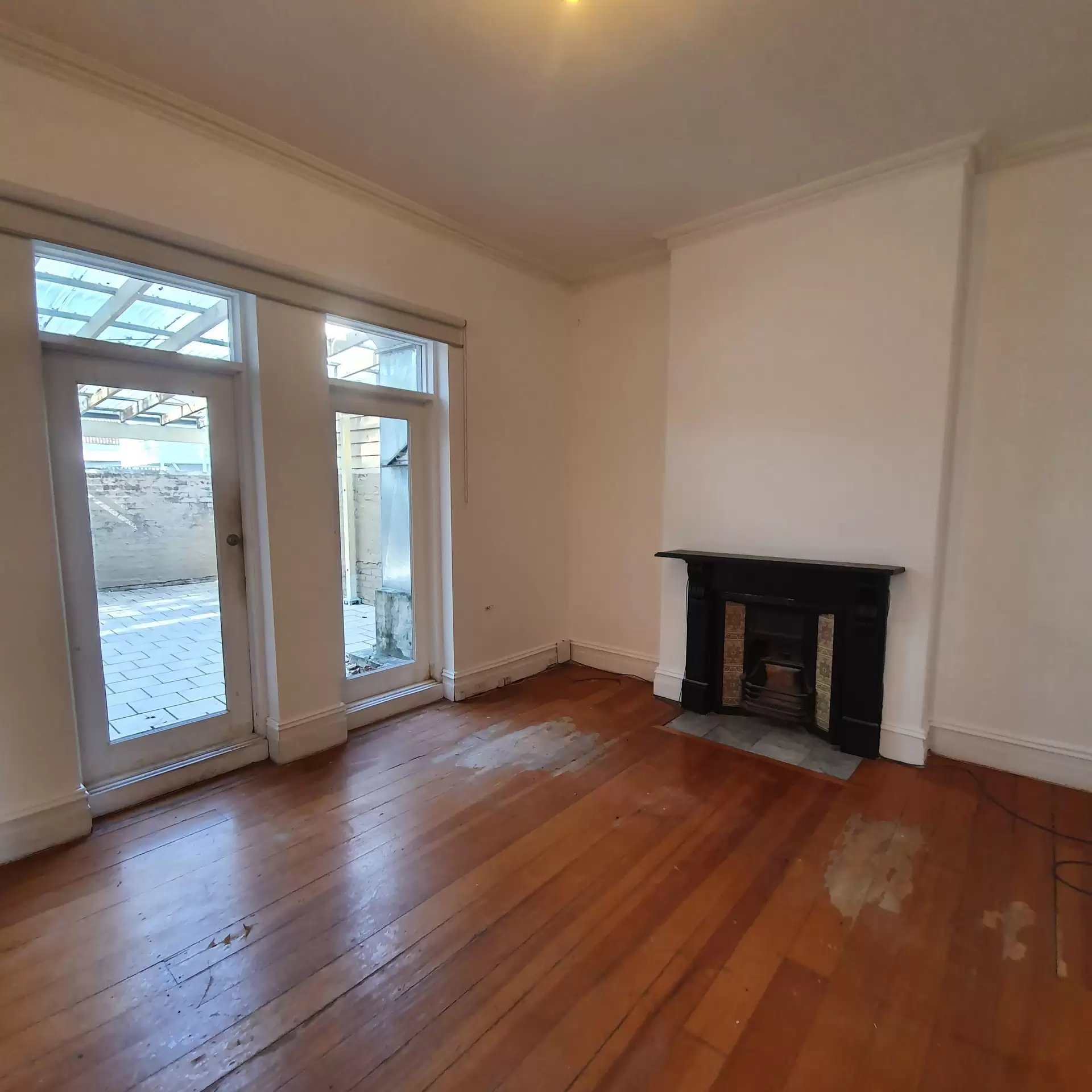 1/320 Crown Street, Surry Hills Leased by Bradfield Badgerfox - image 1