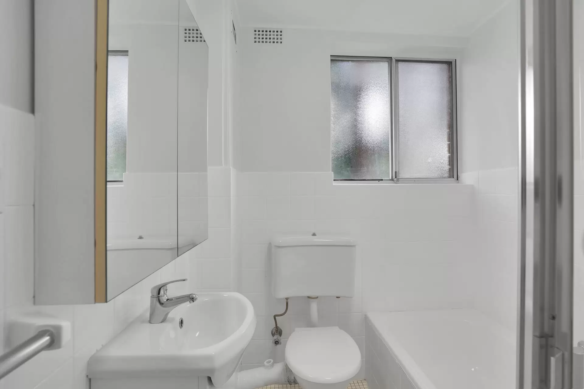 2/27 Yeo Street, Neutral Bay Leased by Bradfield Badgerfox - image 1