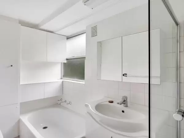 28/4 Mitchell Road, Darling Point Leased by Bradfield Badgerfox - image 1