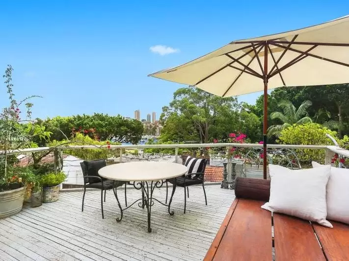 1/30 Yarranabbe Road, Darling Point Leased by Bradfield Badgerfox - image 1