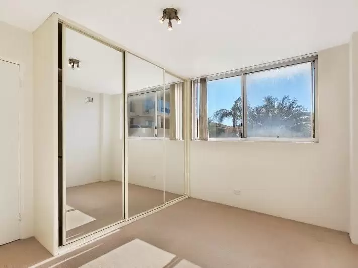 26/50 Military Road, North Bondi Leased by Bradfield Badgerfox - image 1