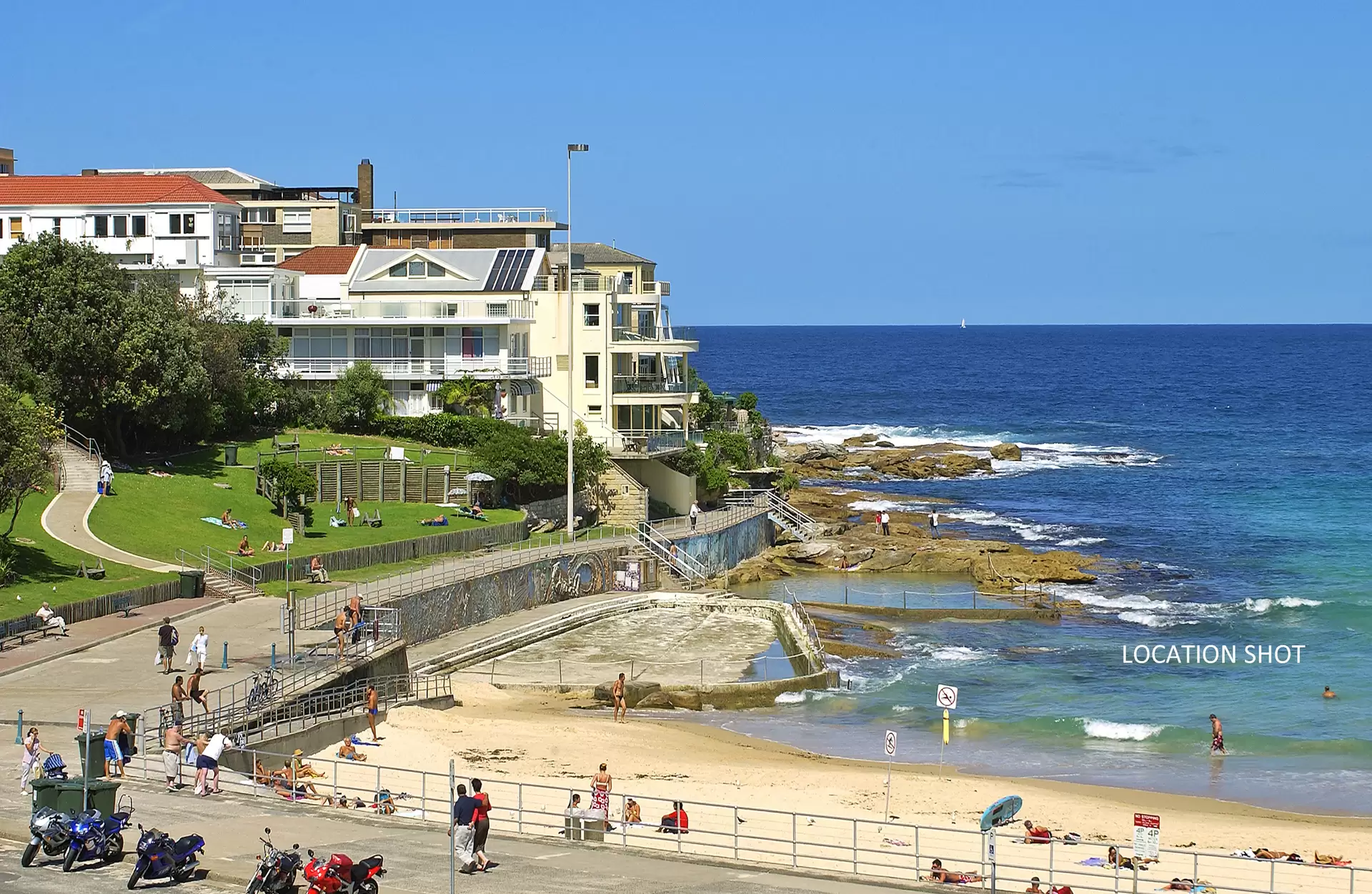 7/4 Military Road, North Bondi Leased by Bradfield Badgerfox - image 1