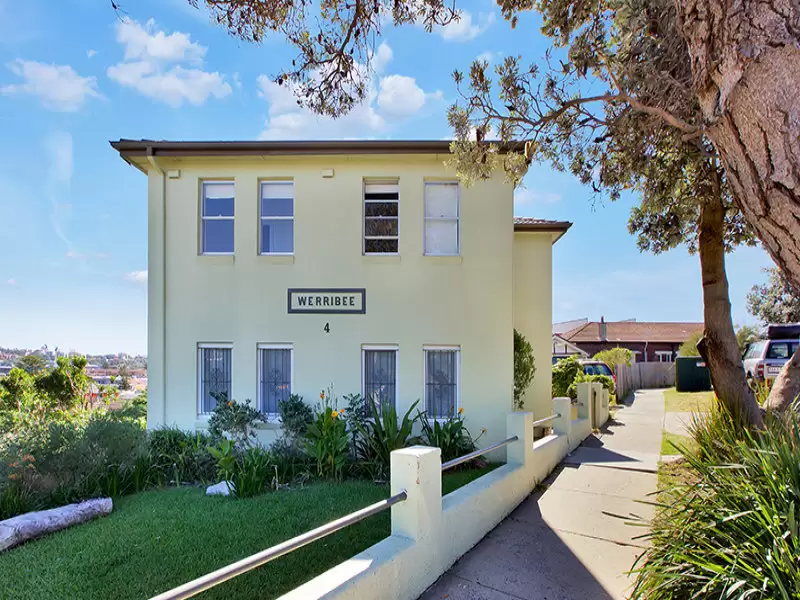 7/4 Military Road, North Bondi Leased by Bradfield Badgerfox - image 1