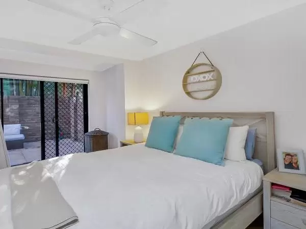 2/2 Andrews Avenue, Bondi Beach Leased by Bradfield Badgerfox - image 1