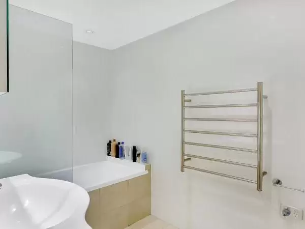 2/2 Andrews Avenue, Bondi Beach Leased by Bradfield Badgerfox - image 1