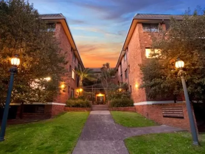 2/2 Andrews Avenue, Bondi Beach Leased by Bradfield Badgerfox - image 1