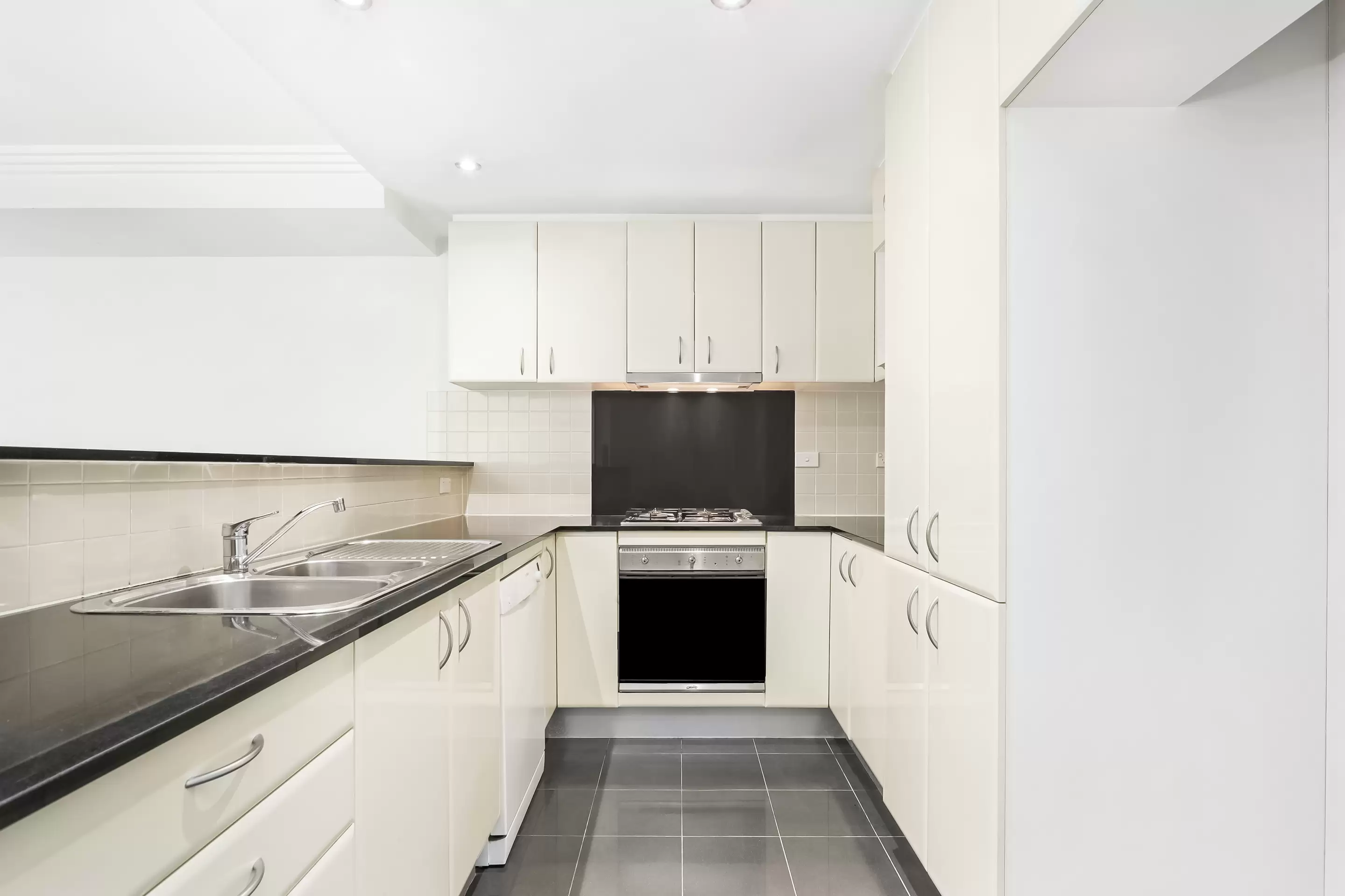 1/74 McLachlan Avenue, Rushcutters Bay Leased by Bradfield Badgerfox - image 1