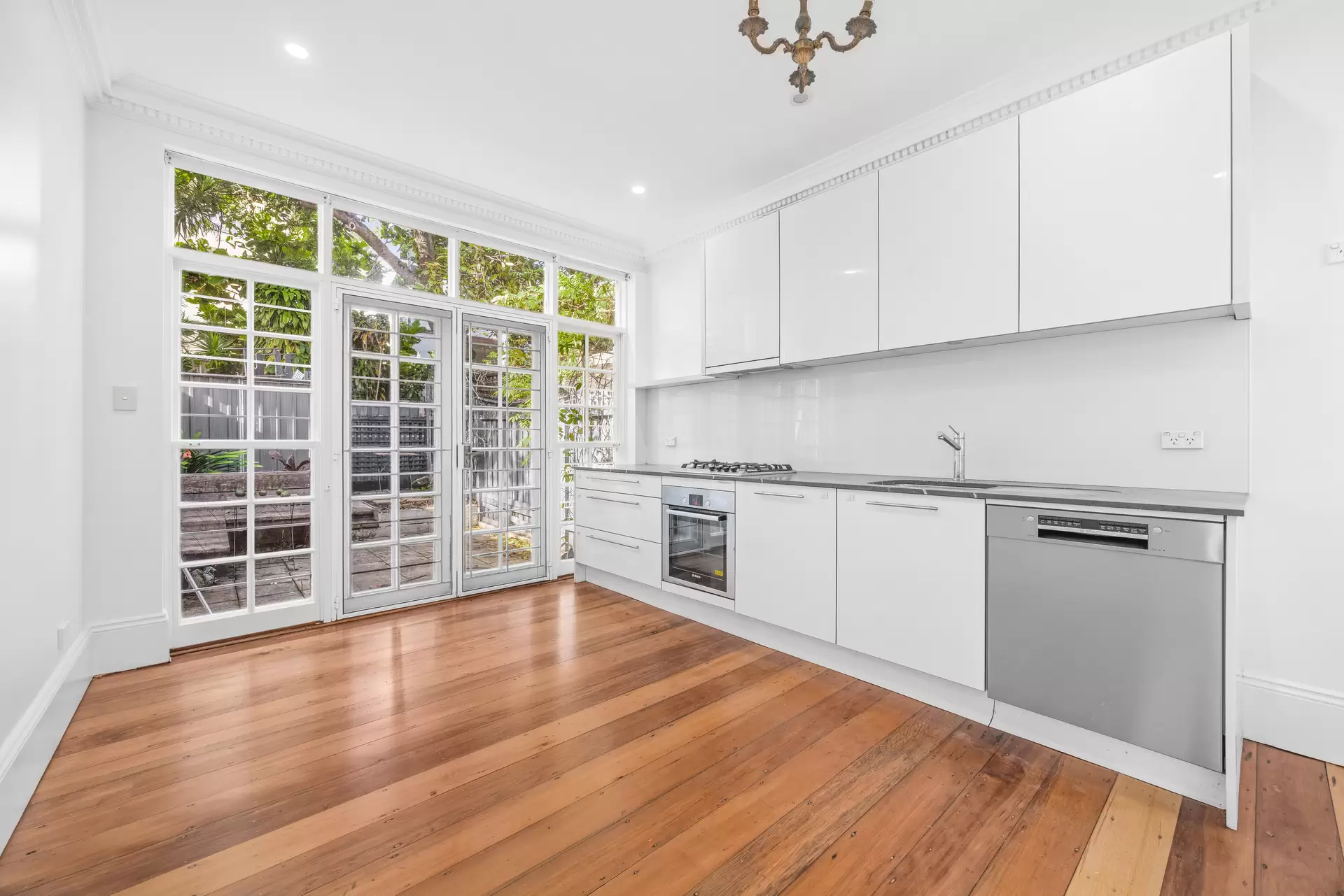 24 Mackenzie Street, Bondi Junction Leased by Bradfield Badgerfox - image 1