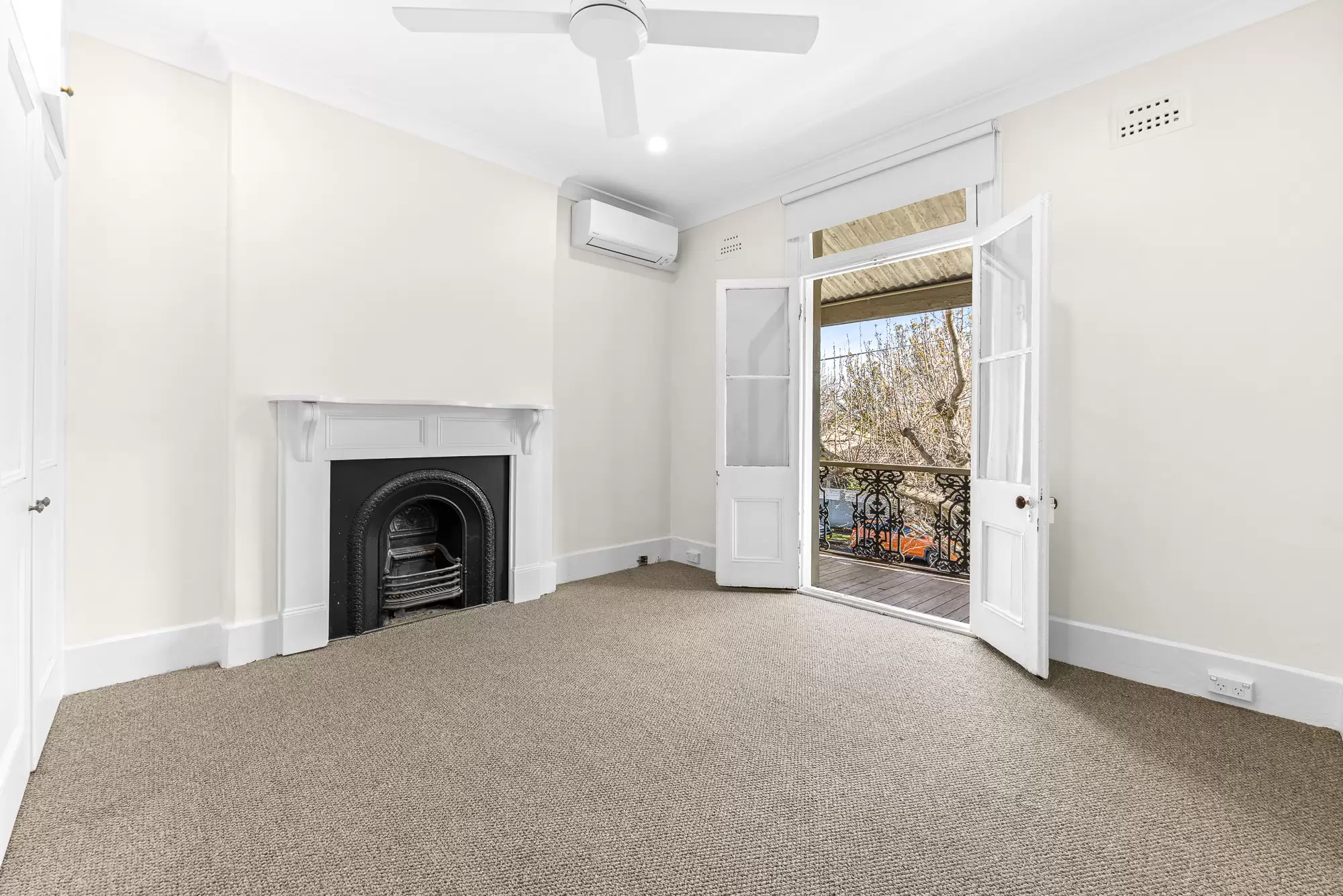 24 Mackenzie Street, Bondi Junction Leased by Bradfield Badgerfox - image 1