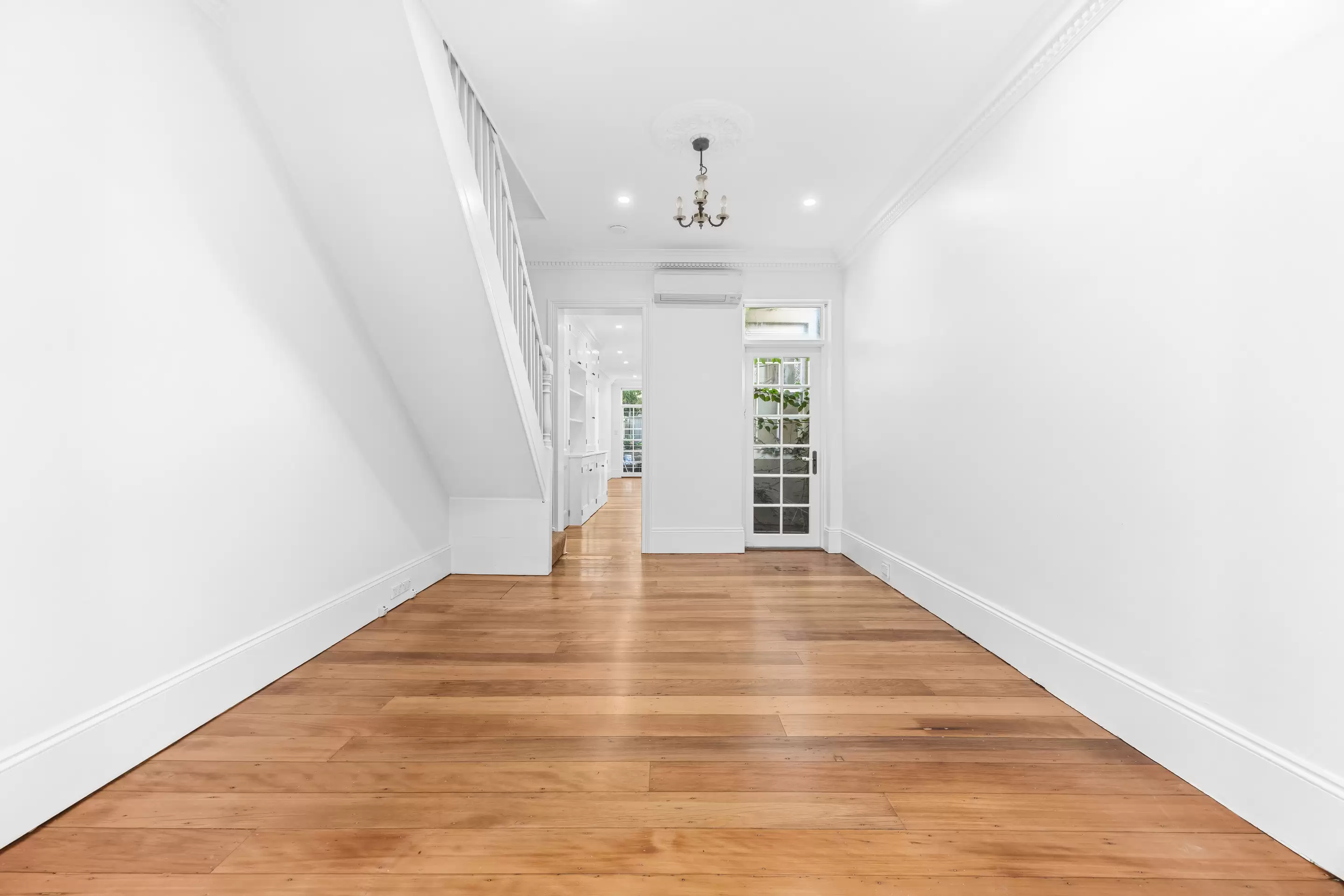 24 Mackenzie Street, Bondi Junction Leased by Bradfield Badgerfox - image 1
