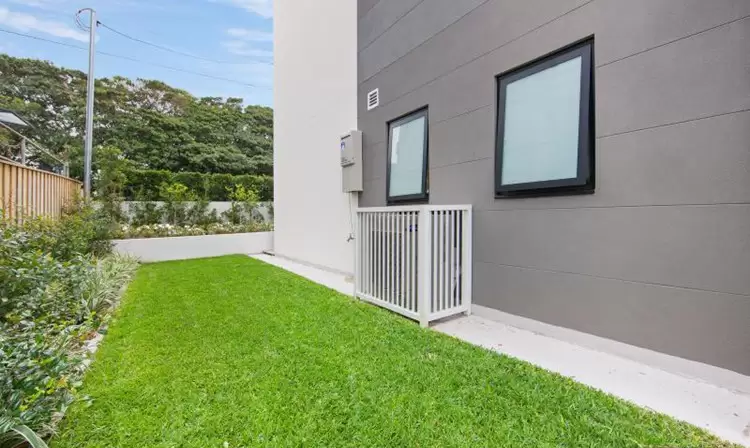 4/403 Old South Head Road, North Bondi Leased by Bradfield Badgerfox - image 1