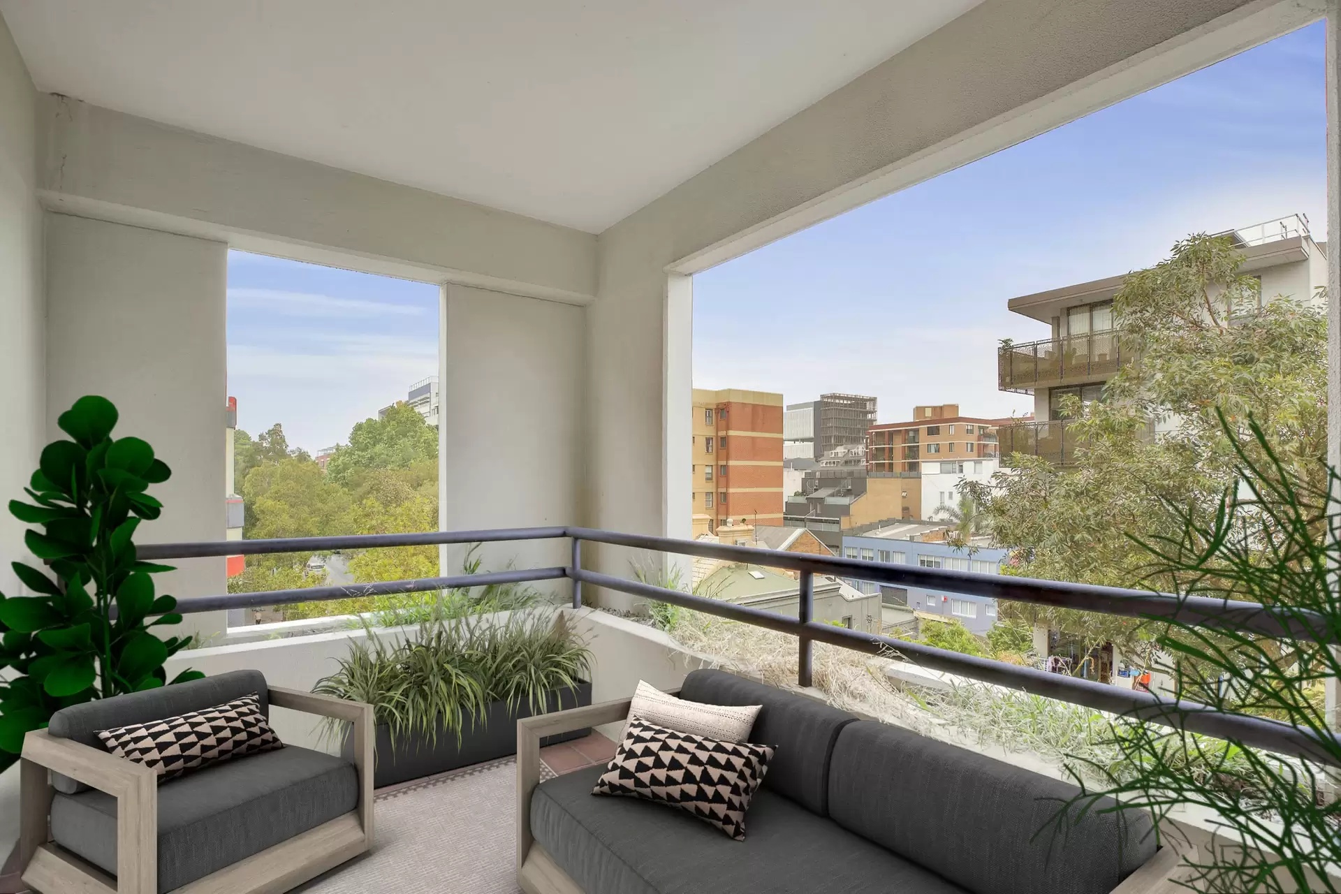 48/450 Elizabeth Street, Surry Hills Leased by Bradfield Badgerfox - image 1