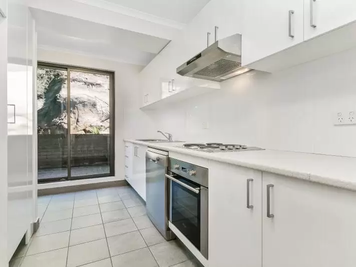 17/110 Cascade Street, Paddington Leased by Bradfield Badgerfox - image 1
