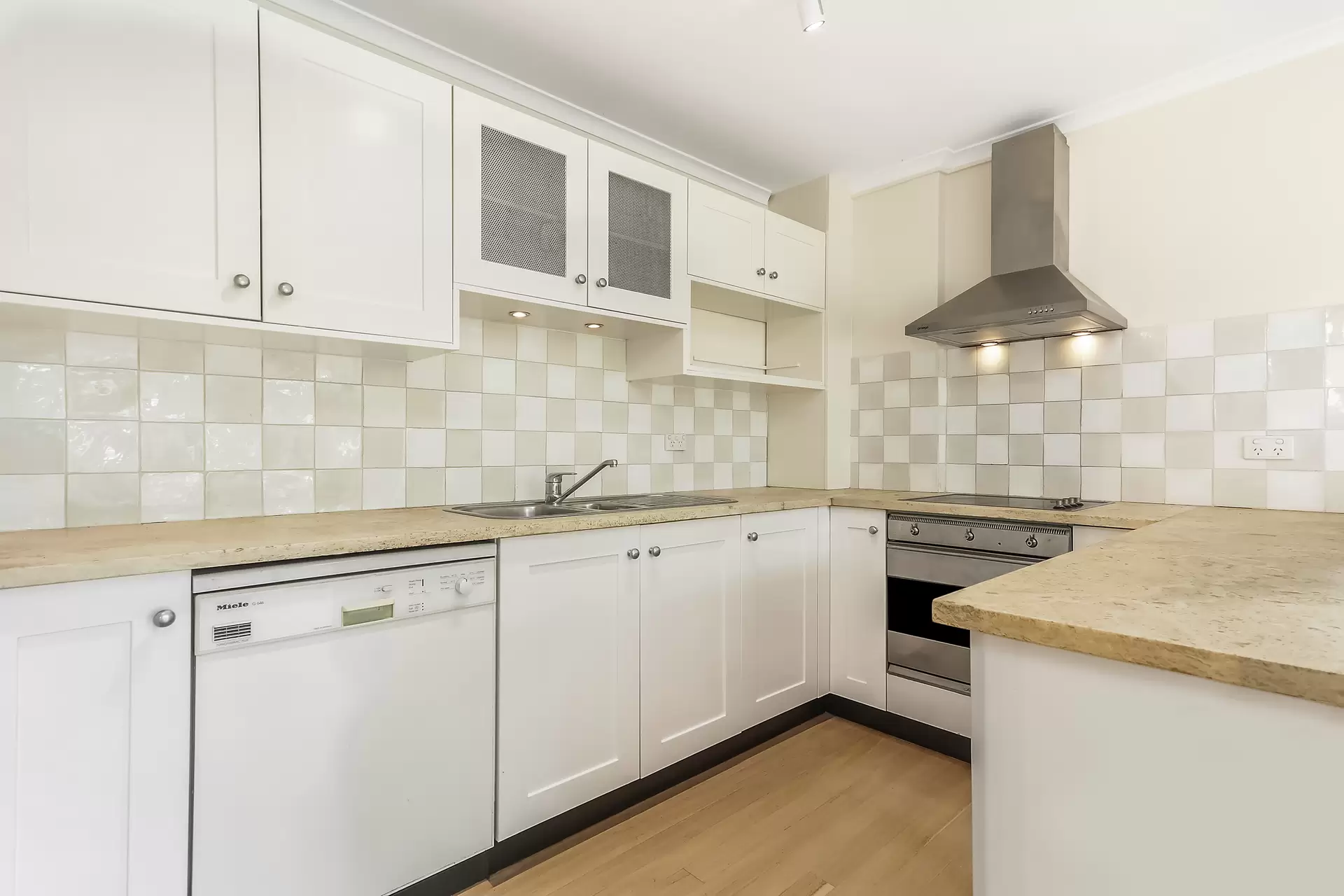43/110 Cascade Street, Paddington Leased by Bradfield Badgerfox - image 1