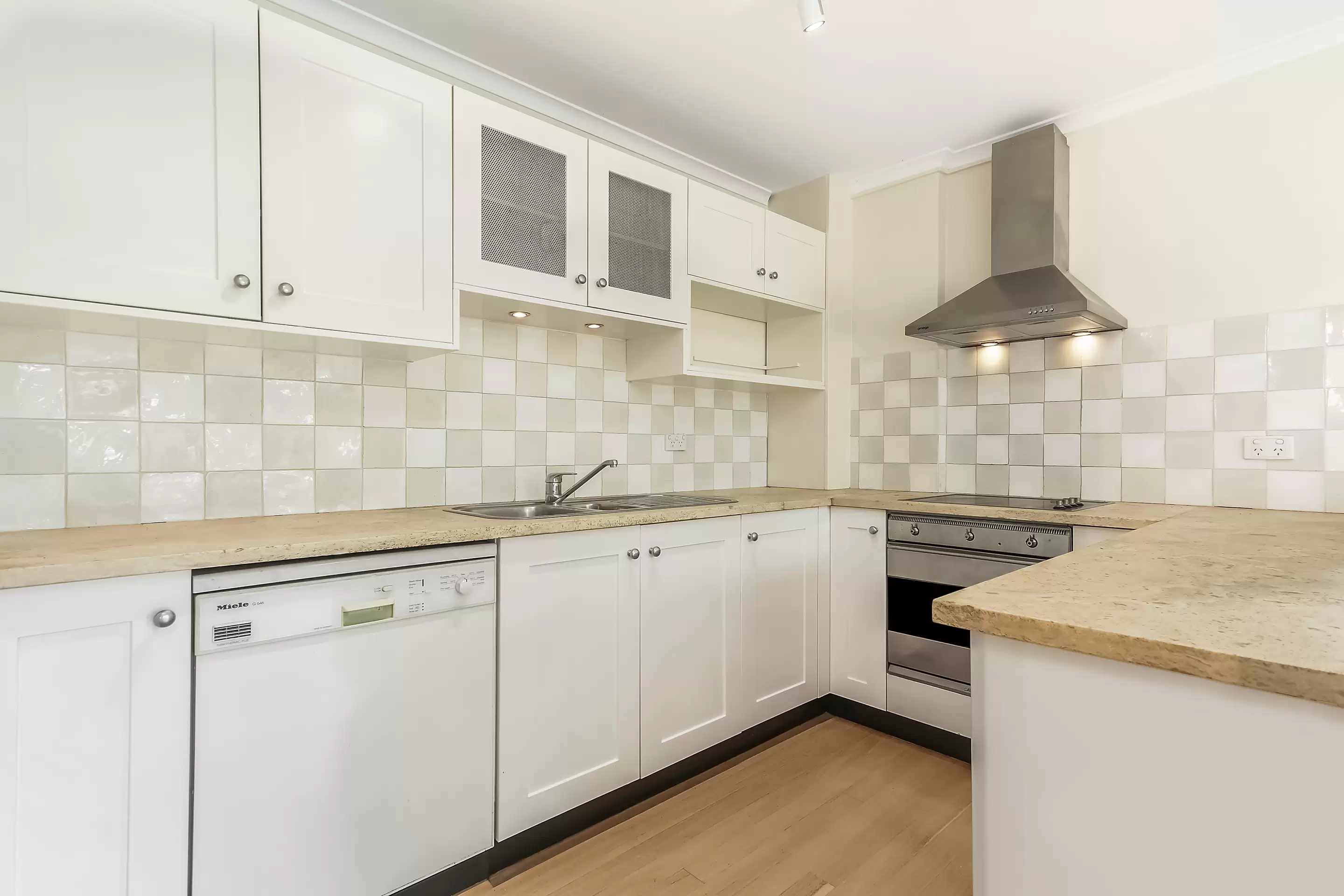 43/110 Cascade Street, Paddington Leased by Bradfield Badgerfox - image 1