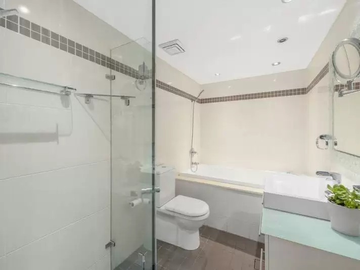 2/18-20 Old South Head Road, Vaucluse Leased by Bradfield Badgerfox - image 1