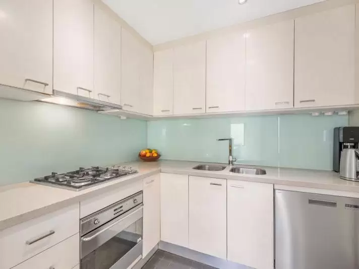 2/18-20 Old South Head Road, Vaucluse Leased by Bradfield Badgerfox - image 1