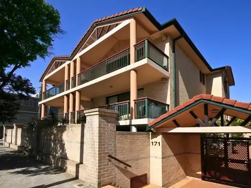 11/167 Bronte Road, Bondi Junction Sold by Bradfield Badgerfox