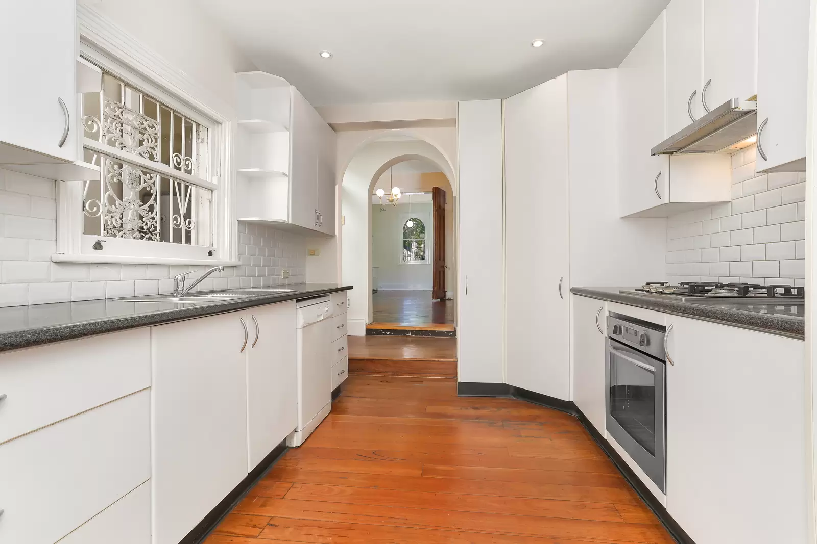 54 Stewart Street, Paddington Leased by Bradfield Badgerfox - image 1