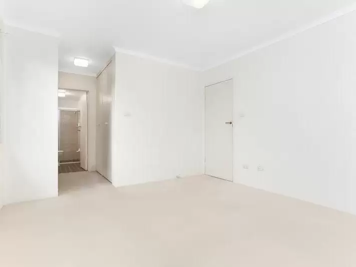 1/37 Fitzroy Street, Kirribilli Leased by Bradfield Badgerfox - image 1