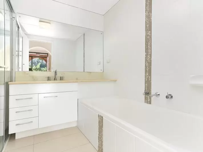 1/37 Fitzroy Street, Kirribilli Leased by Bradfield Badgerfox - image 1