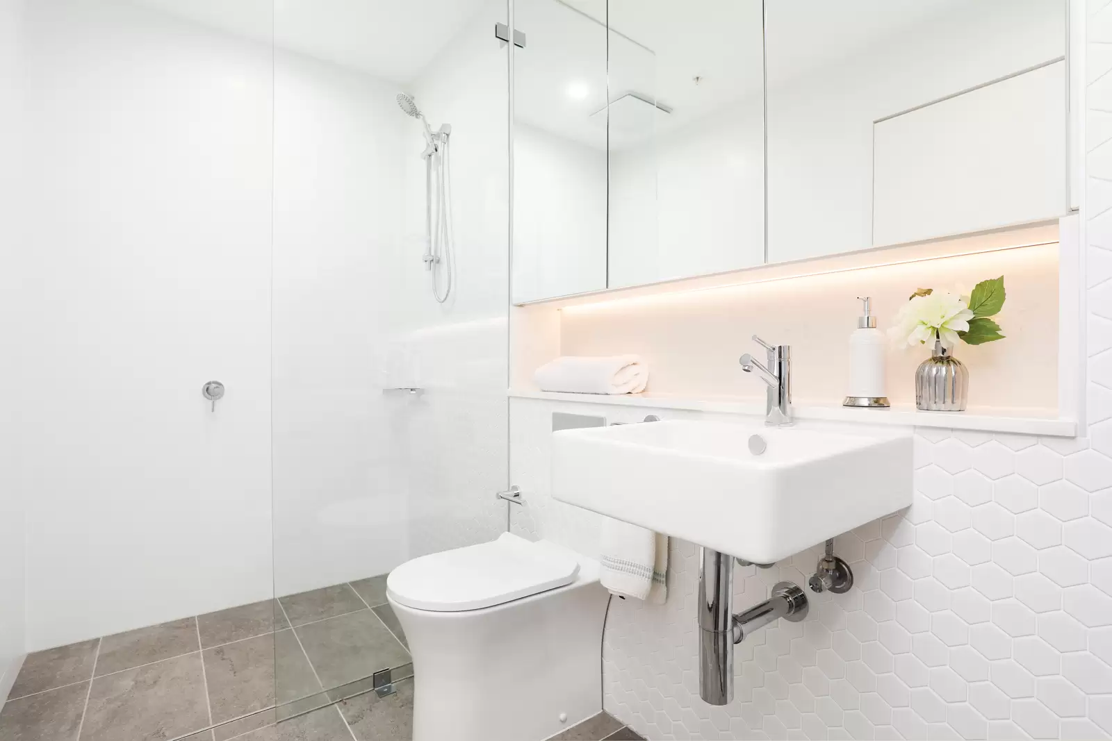 802/28 Albany Street, St Leonards Leased by Bradfield Badgerfox - image 1
