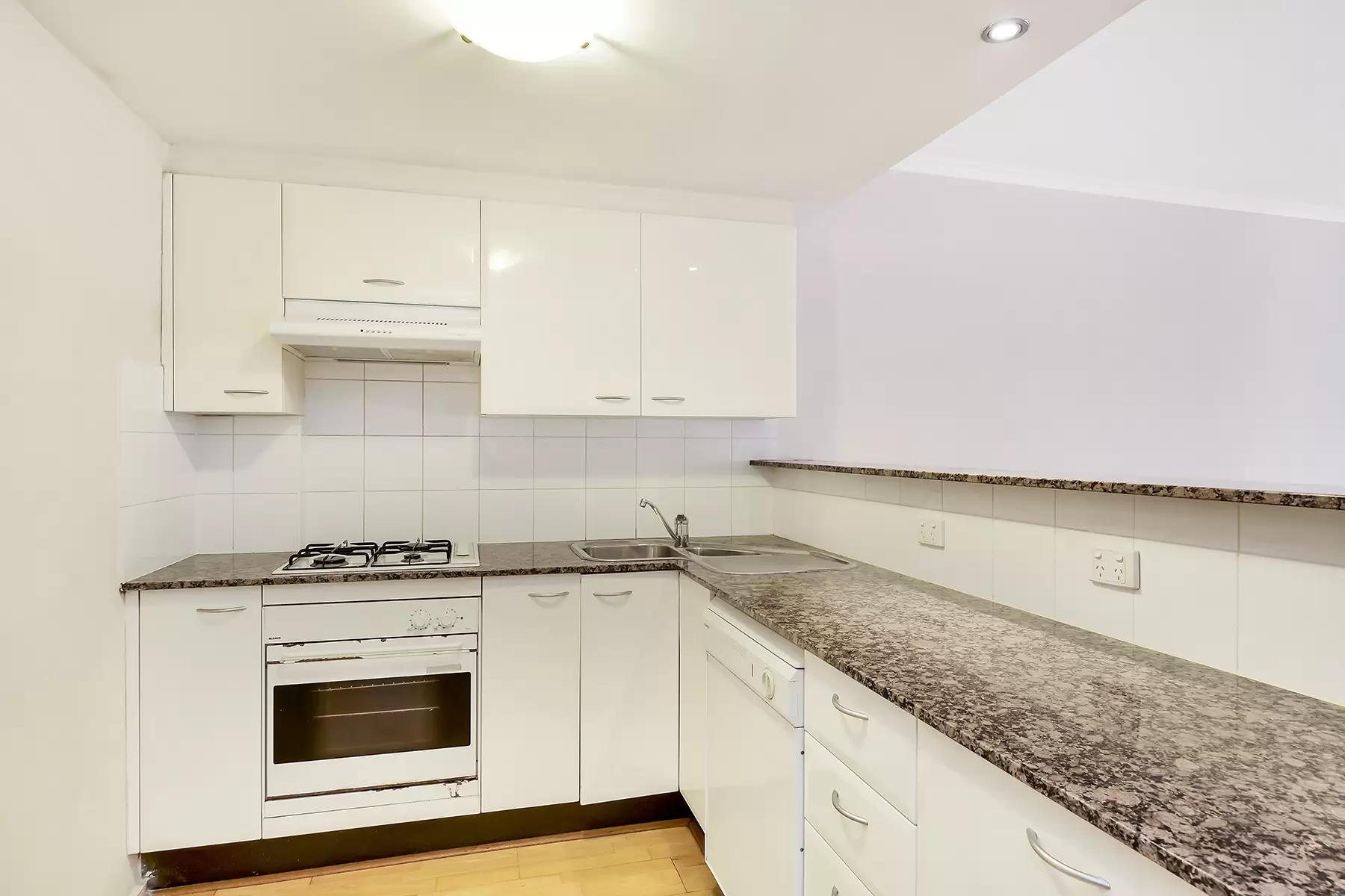 202/1 Poplar Street, Surry Hills Leased by Bradfield Badgerfox - image 1