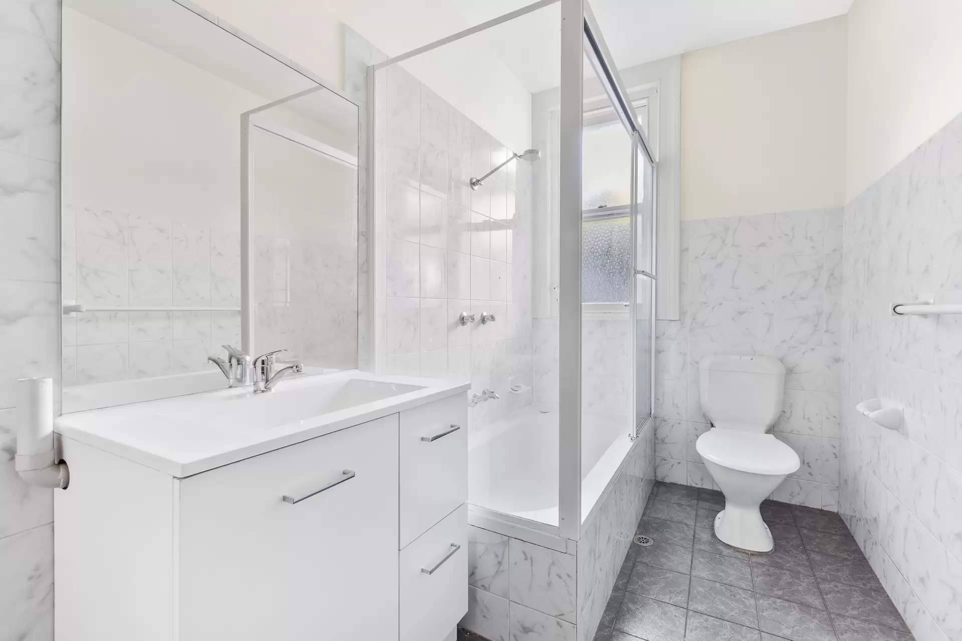 2/35 New Beach Road, Darling Point For Lease by Bradfield Badgerfox - image 1