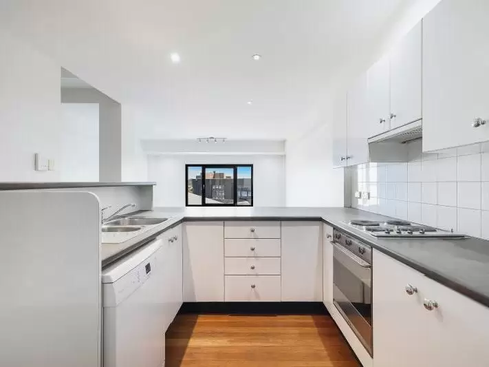 2/99 Flinders Street, Surry Hills Leased by Bradfield Badgerfox - image 1