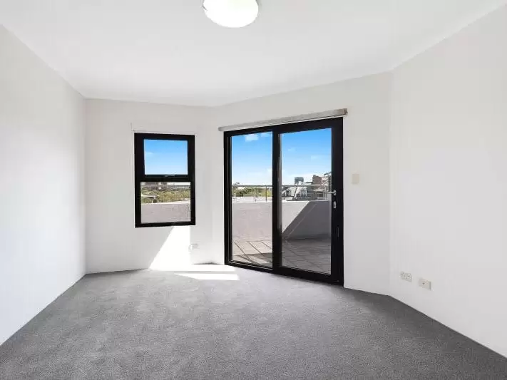 2/99 Flinders Street, Surry Hills Leased by Bradfield Badgerfox - image 1