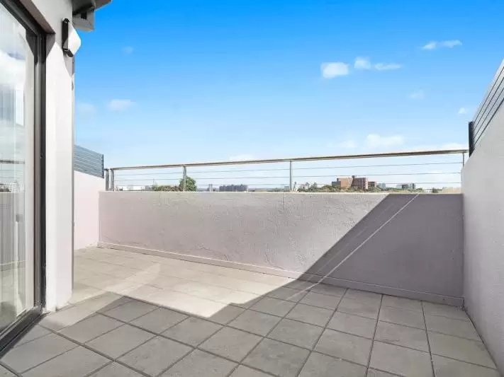 2/99 Flinders Street, Surry Hills Leased by Bradfield Badgerfox - image 1