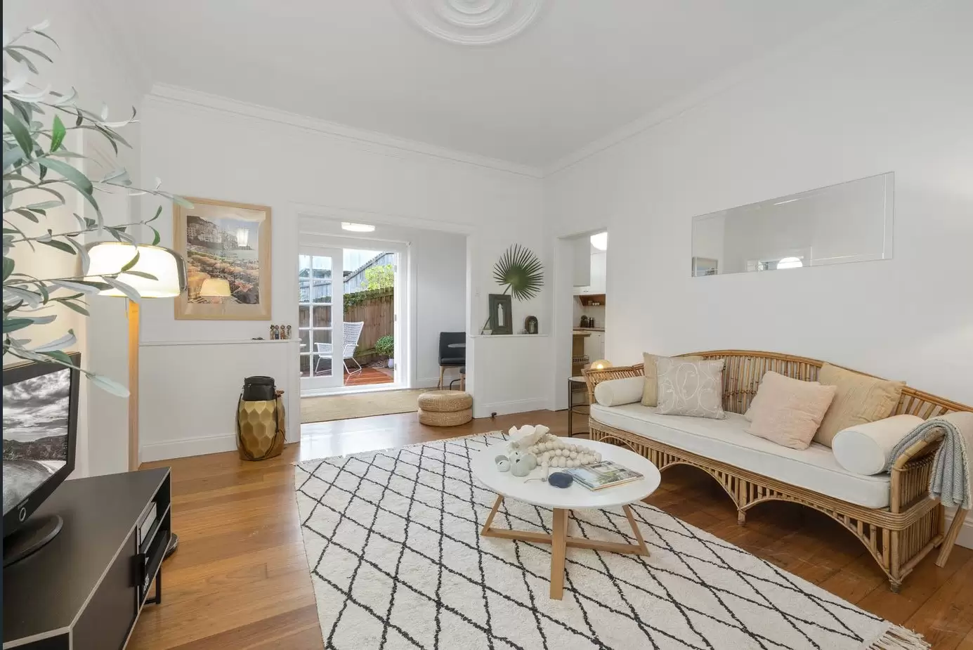 14/1 Silva Street, Tamarama Leased by Bradfield Badgerfox - image 1