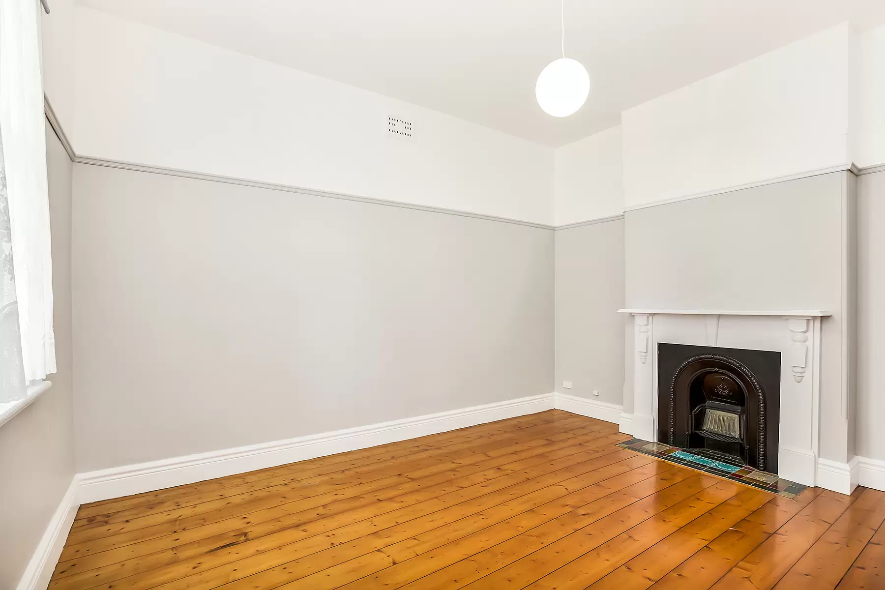 8 Carter Street, Bronte Leased by Bradfield Badgerfox - image 1