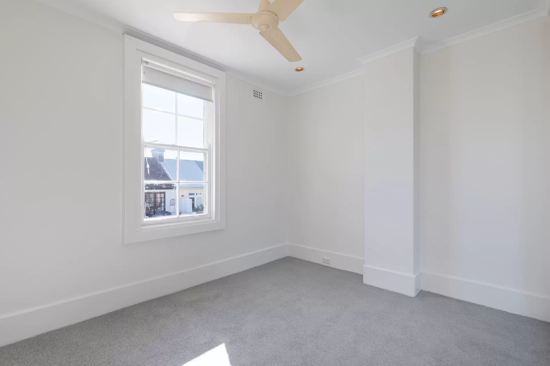 68 Wallis Street, Woollahra Leased by Bradfield Badgerfox - image 1