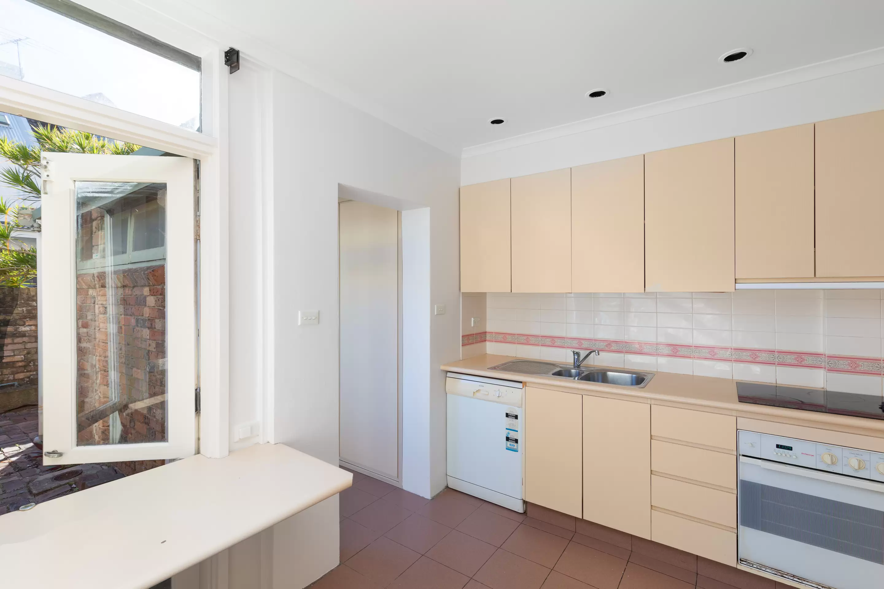 68 Wallis Street, Woollahra Leased by Bradfield Badgerfox - image 1