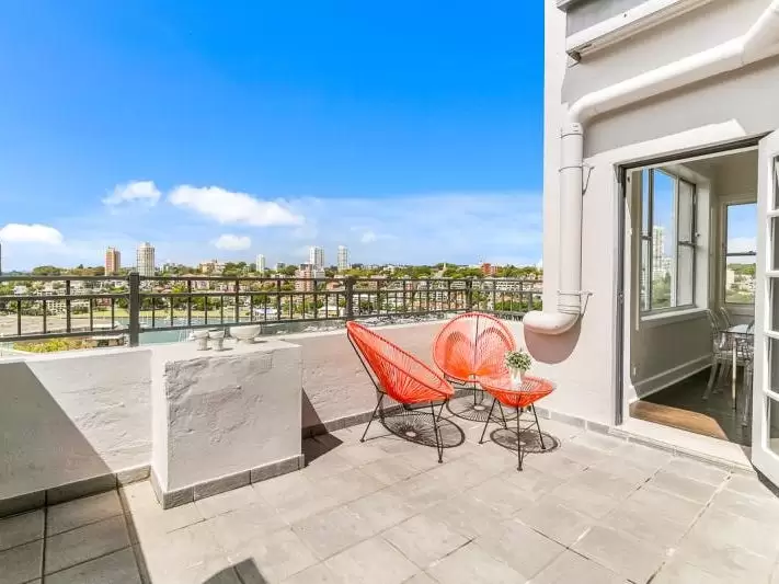 71 Elizabeth Bay Road, Elizabeth Bay Leased by Bradfield Badgerfox - image 1